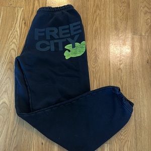 Classic freecity Sweatpants in Black